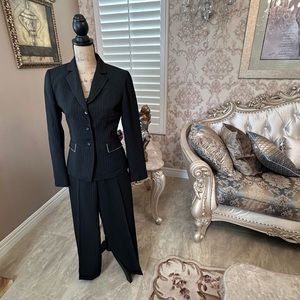Tahari pantsuit size 4
